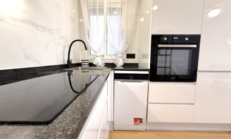 Wederverkoop - Apartment / flat - Torrevieja - Costa Blanca Sur