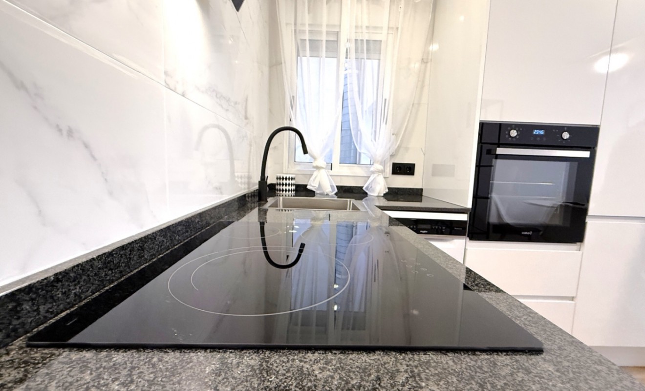 Wederverkoop - Apartment / flat - Torrevieja - Costa Blanca Sur