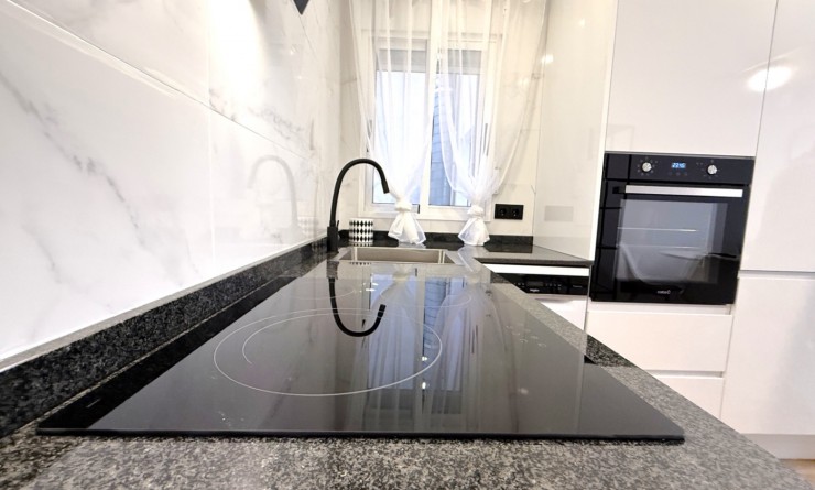 Wederverkoop - Apartment / flat - Torrevieja - Costa Blanca Sur