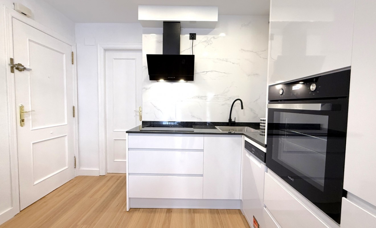 Wederverkoop - Apartment / flat - Torrevieja - Costa Blanca Sur