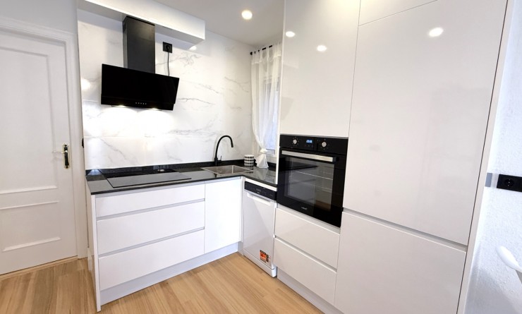 Wederverkoop - Apartment / flat - Torrevieja - Costa Blanca Sur