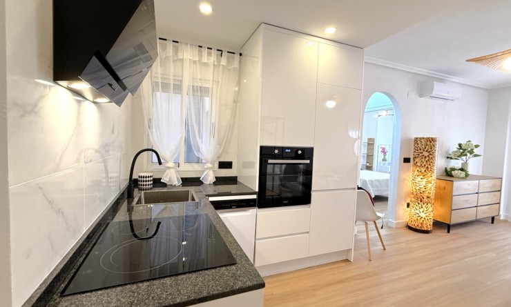 Wederverkoop - Apartment / flat - Torrevieja - Costa Blanca Sur