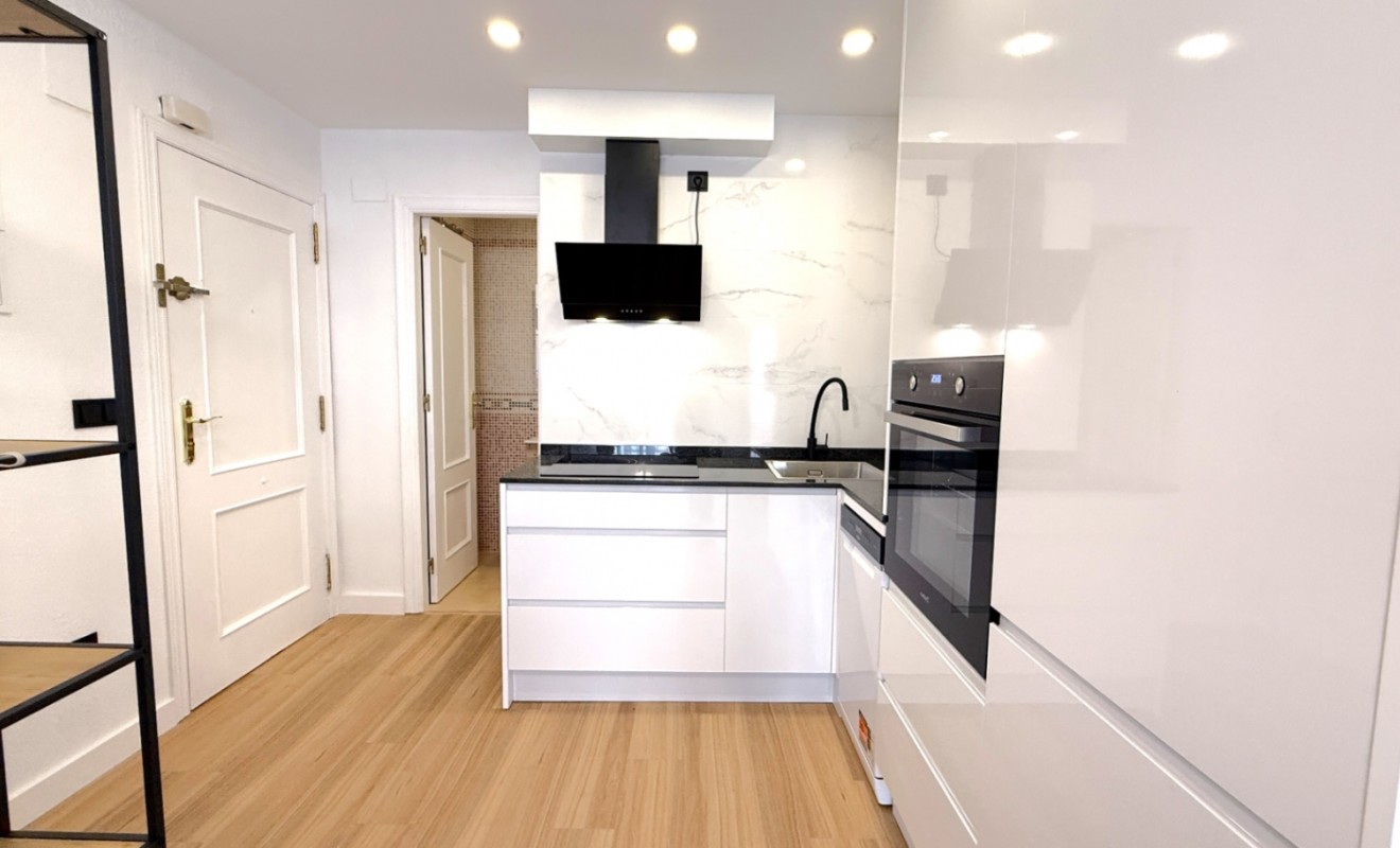 Wederverkoop - Apartment / flat - Torrevieja - Costa Blanca Sur