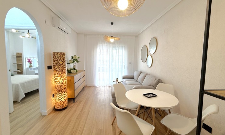 Wederverkoop - Apartment / flat - Torrevieja - Costa Blanca Sur
