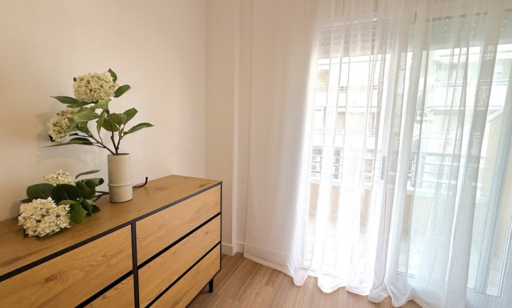 Wederverkoop - Apartment / flat - Torrevieja - Costa Blanca Sur