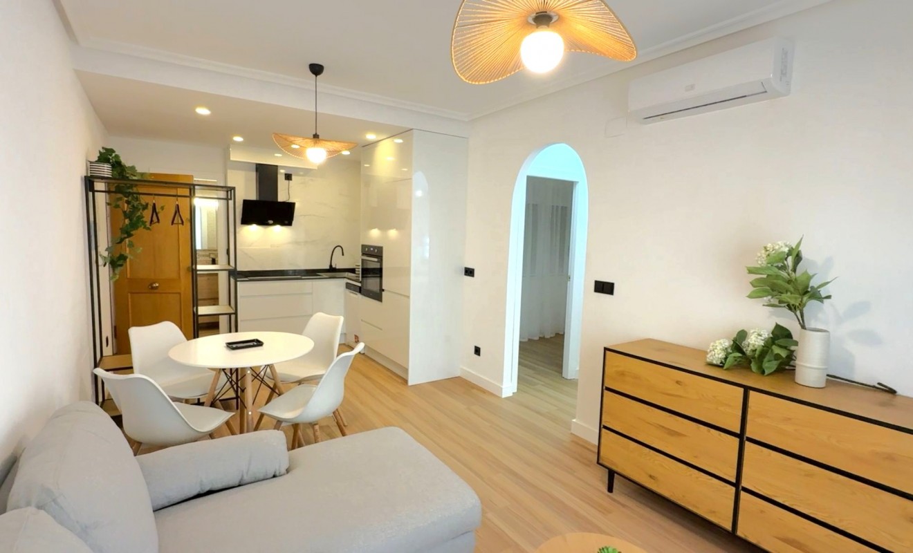 Wederverkoop - Apartment / flat - Torrevieja - Costa Blanca Sur