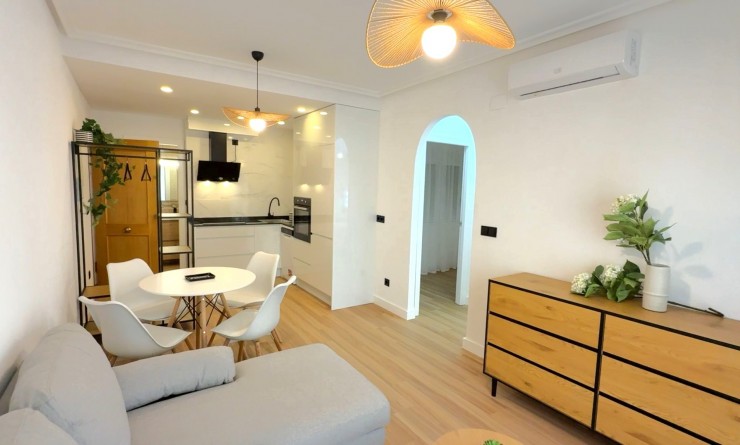 Wederverkoop - Apartment / flat - Torrevieja - Costa Blanca Sur