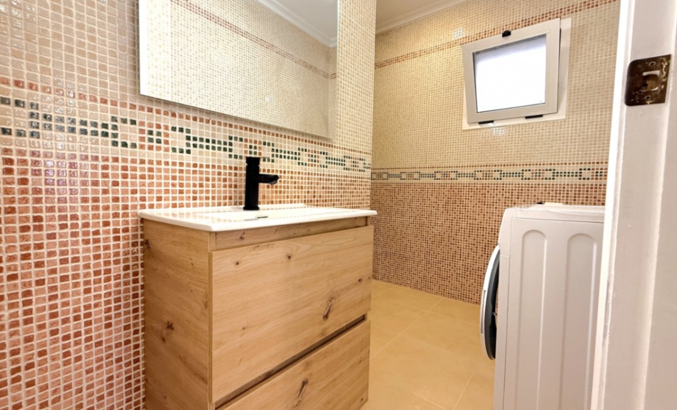 Wederverkoop - Apartment / flat - Torrevieja - Costa Blanca Sur