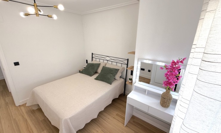 Wederverkoop - Apartment / flat - Torrevieja - Costa Blanca Sur