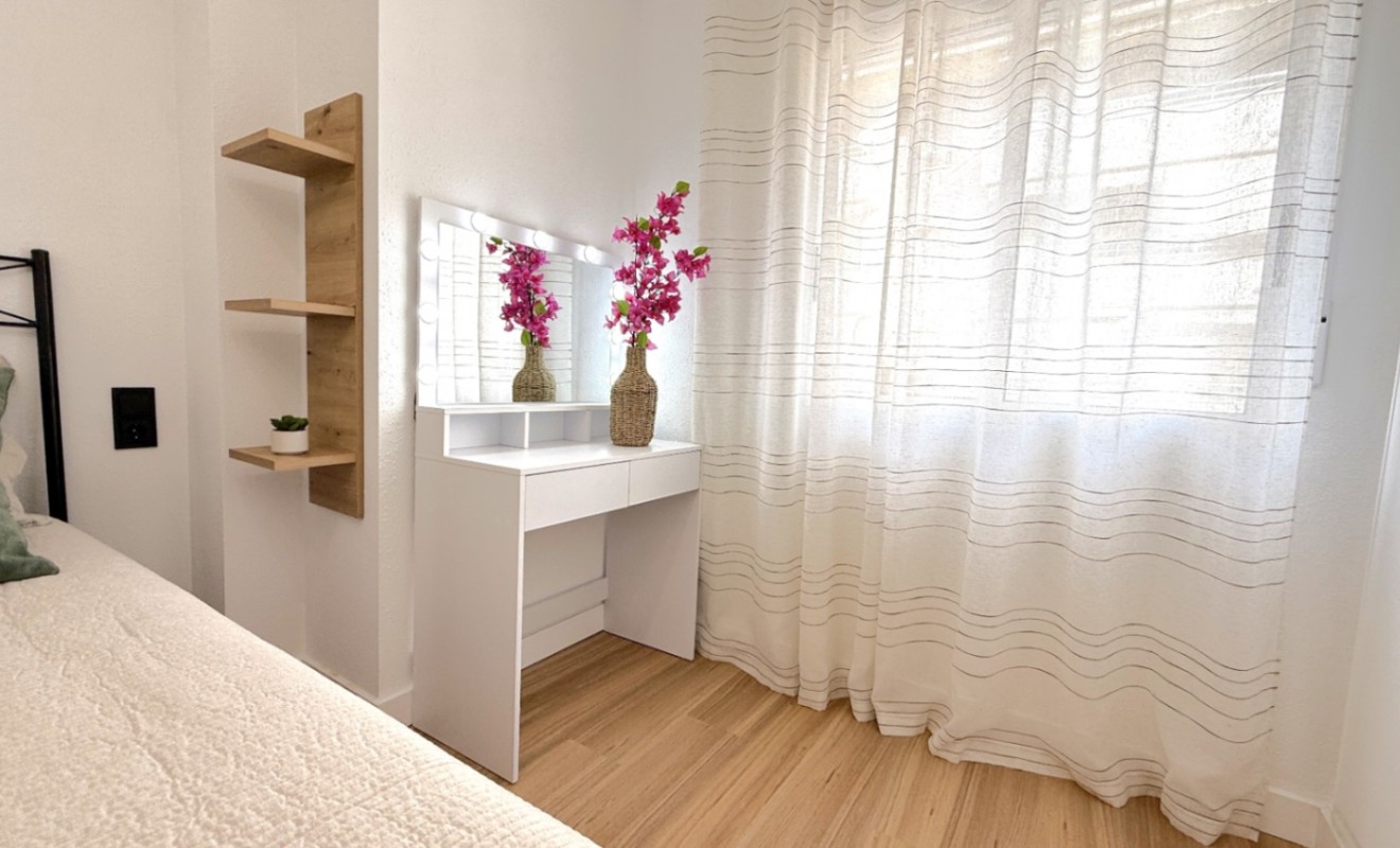 Wederverkoop - Apartment / flat - Torrevieja - Costa Blanca Sur