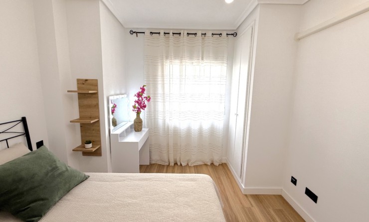 Wederverkoop - Apartment / flat - Torrevieja - Costa Blanca Sur