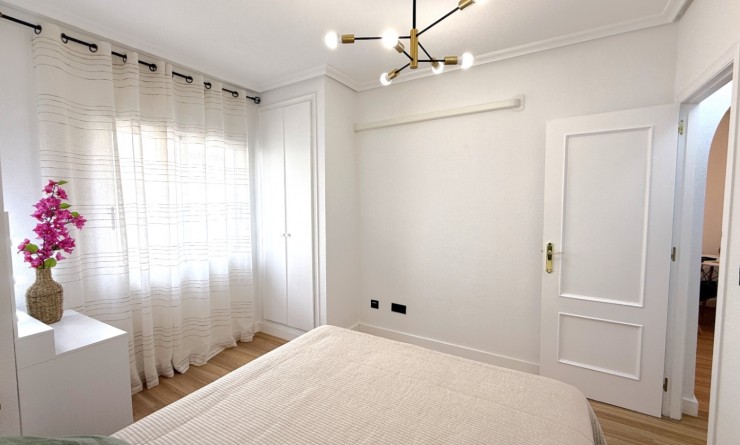 Wederverkoop - Apartment / flat - Torrevieja - Costa Blanca Sur