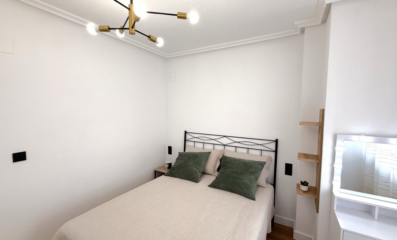 Wederverkoop - Apartment / flat - Torrevieja - Costa Blanca Sur