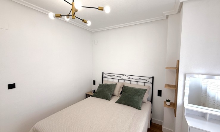 Wederverkoop - Apartment / flat - Torrevieja - Costa Blanca Sur