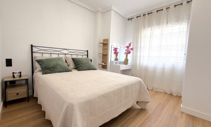 Wederverkoop - Apartment / flat - Torrevieja - Costa Blanca Sur