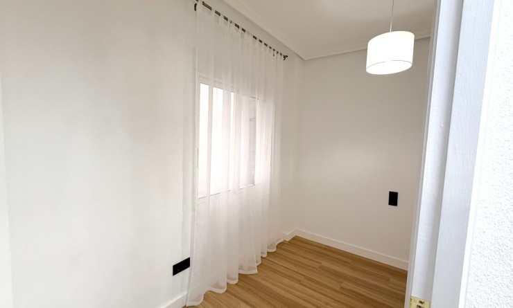 Wederverkoop - Apartment / flat - Torrevieja - Costa Blanca Sur
