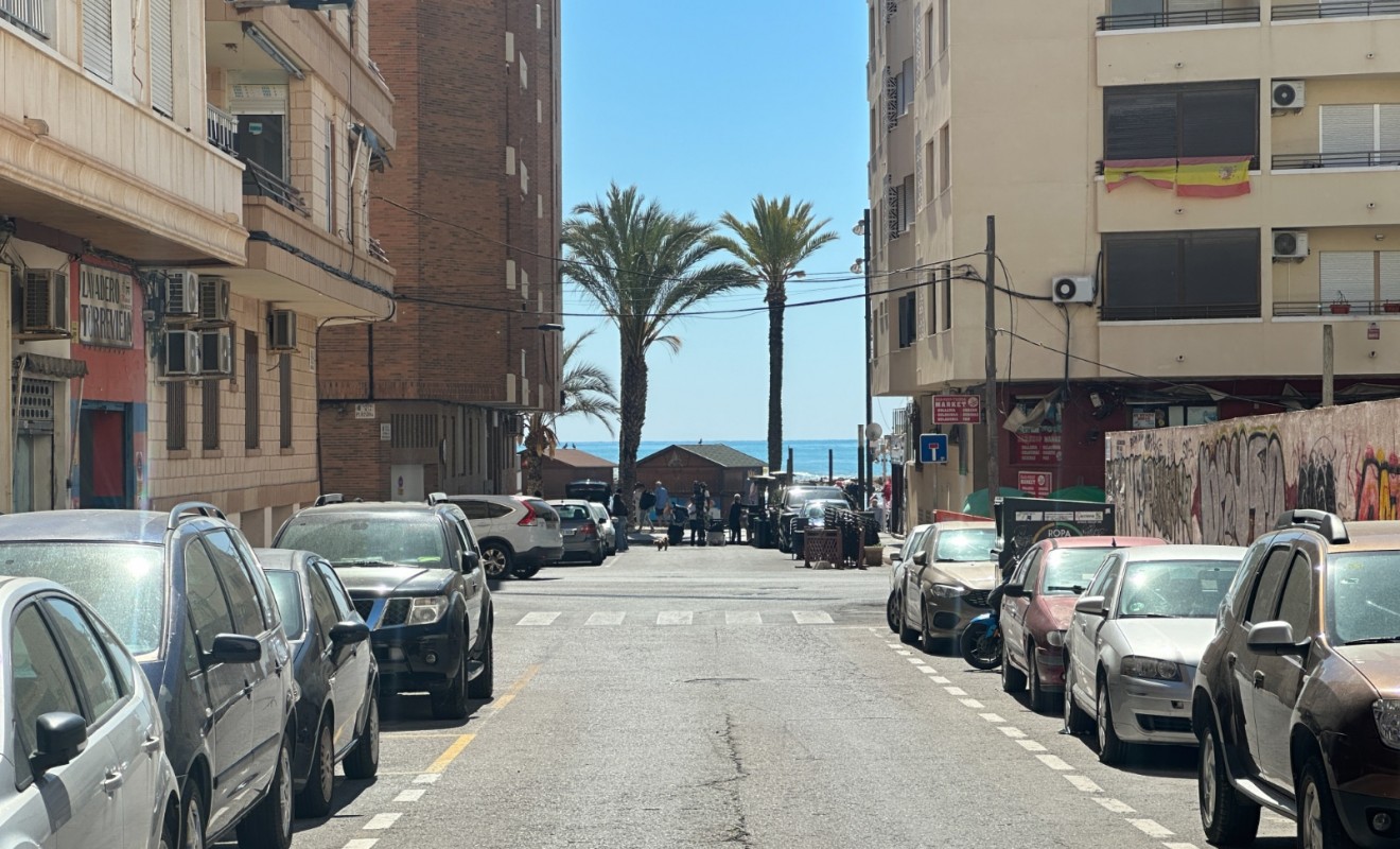Wederverkoop - Apartment / flat - Torrevieja - Centro