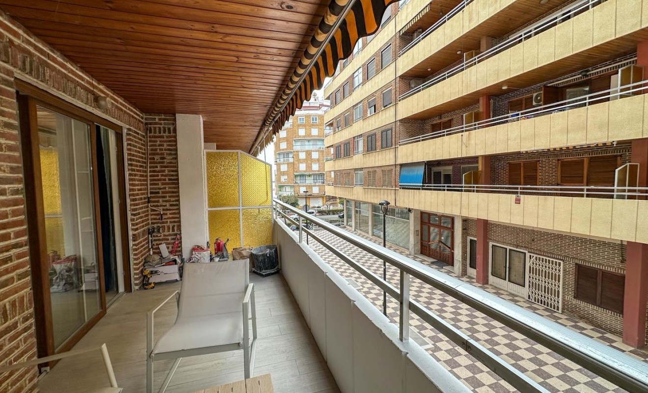 Wederverkoop - Apartment / flat - Torrevieja - El Acequión - Los Náufragos