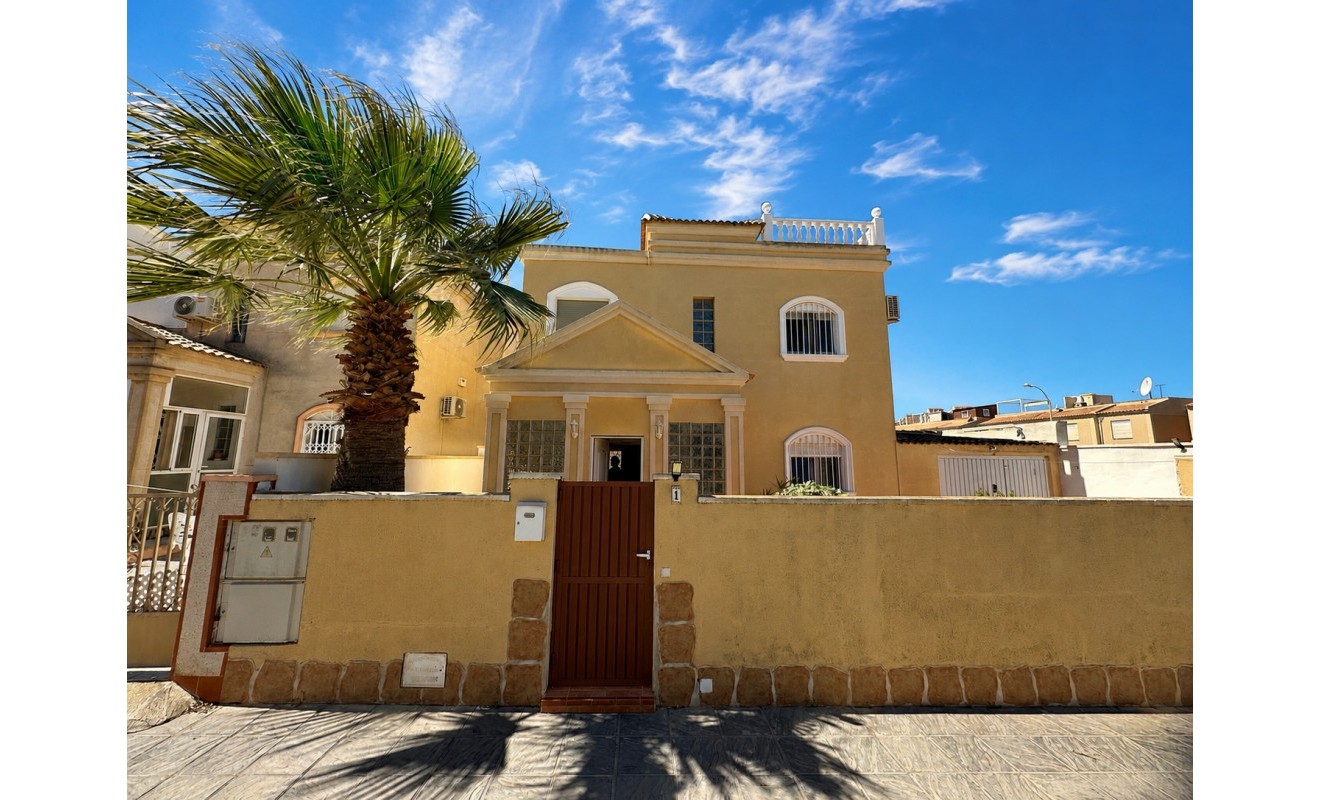 Wederverkoop - Villa - Torrevieja - Nueva Torrevieja - Aguas Nuevas