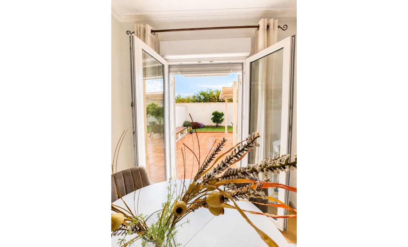 Wederverkoop - Villa - Torrevieja - Nueva Torrevieja - Aguas Nuevas