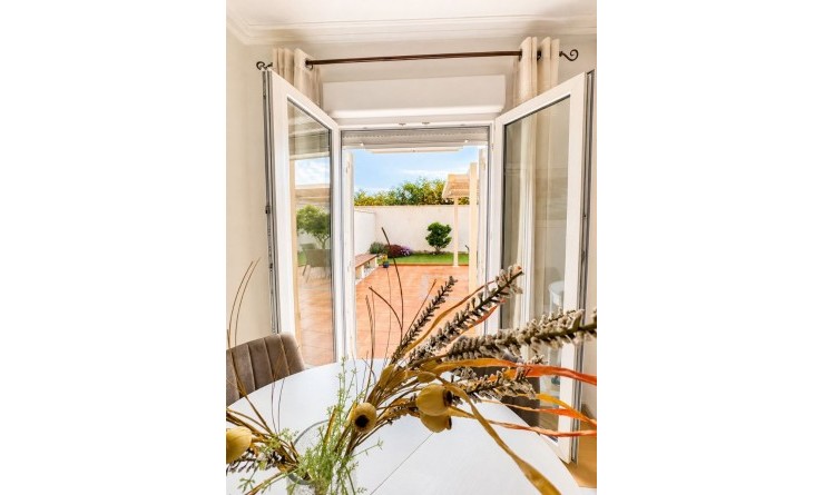 Wederverkoop - Villa - Torrevieja - Nueva Torrevieja - Aguas Nuevas