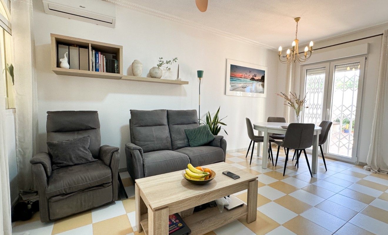 Wederverkoop - Villa - Torrevieja - Nueva Torrevieja - Aguas Nuevas