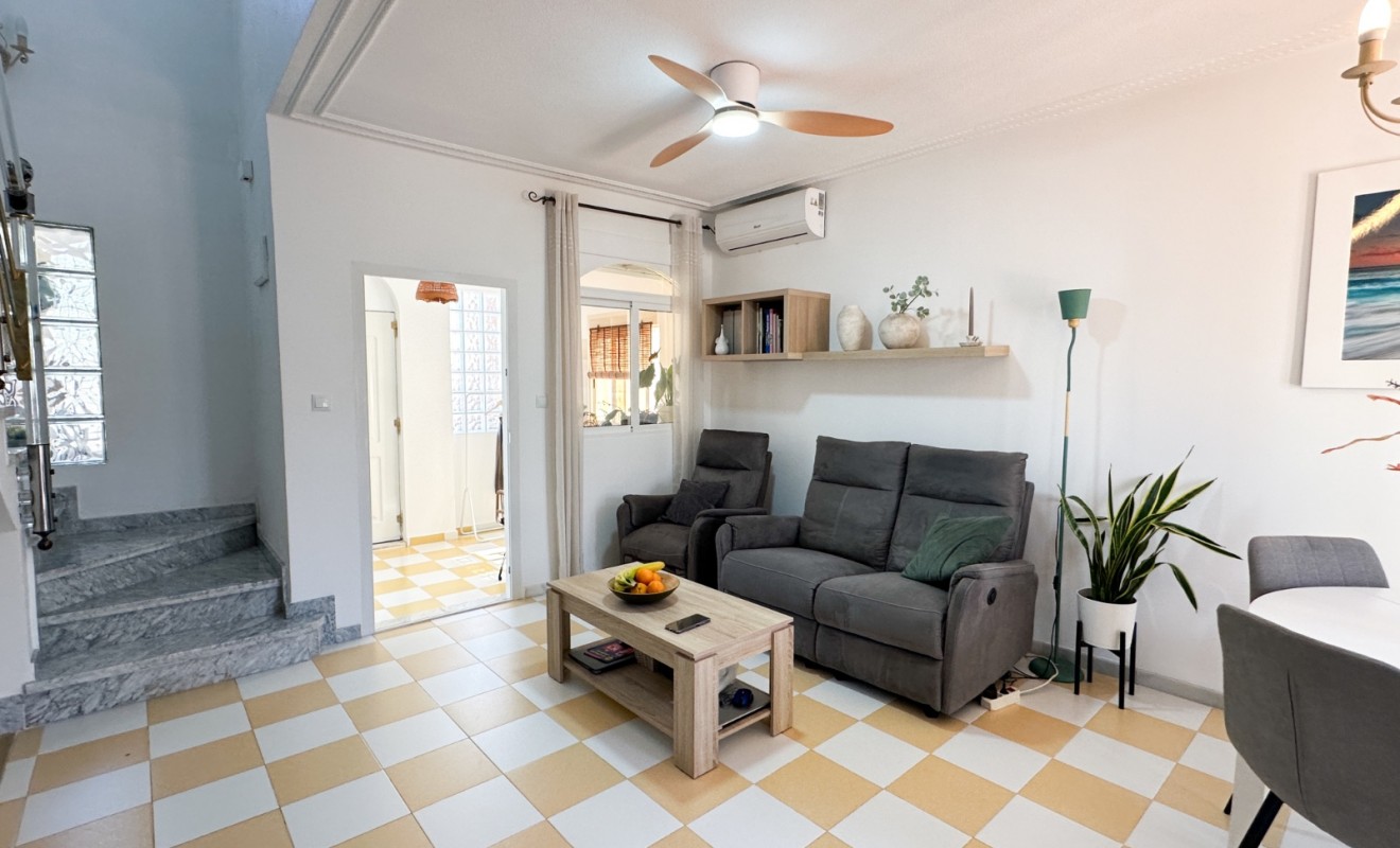 Wederverkoop - Villa - Torrevieja - Nueva Torrevieja - Aguas Nuevas
