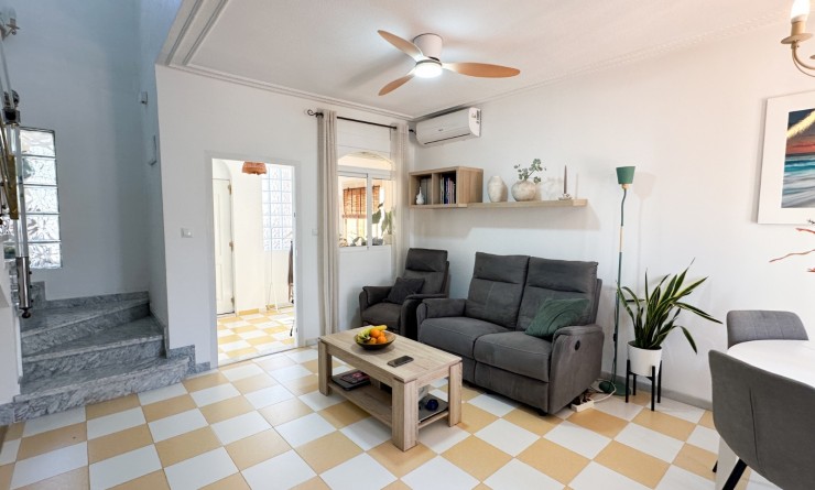 Wederverkoop - Villa - Torrevieja - Nueva Torrevieja - Aguas Nuevas