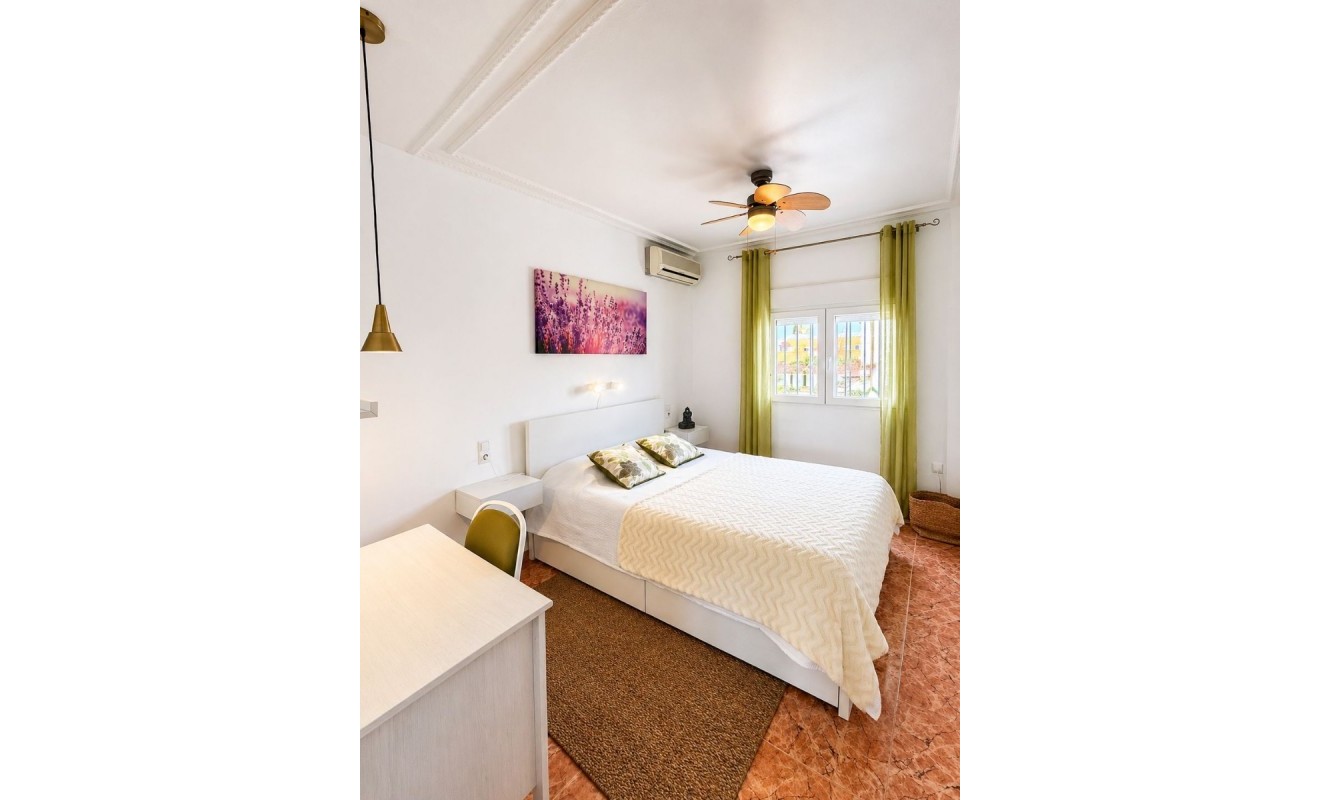 Wederverkoop - Villa - Torrevieja - Nueva Torrevieja - Aguas Nuevas