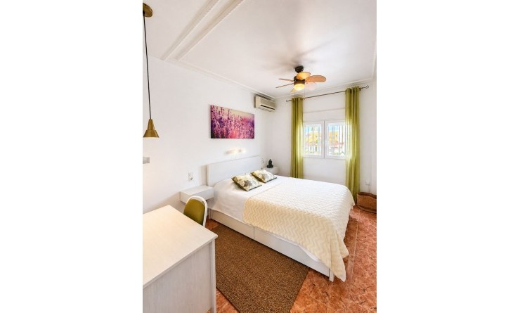 Wederverkoop - Villa - Torrevieja - Nueva Torrevieja - Aguas Nuevas
