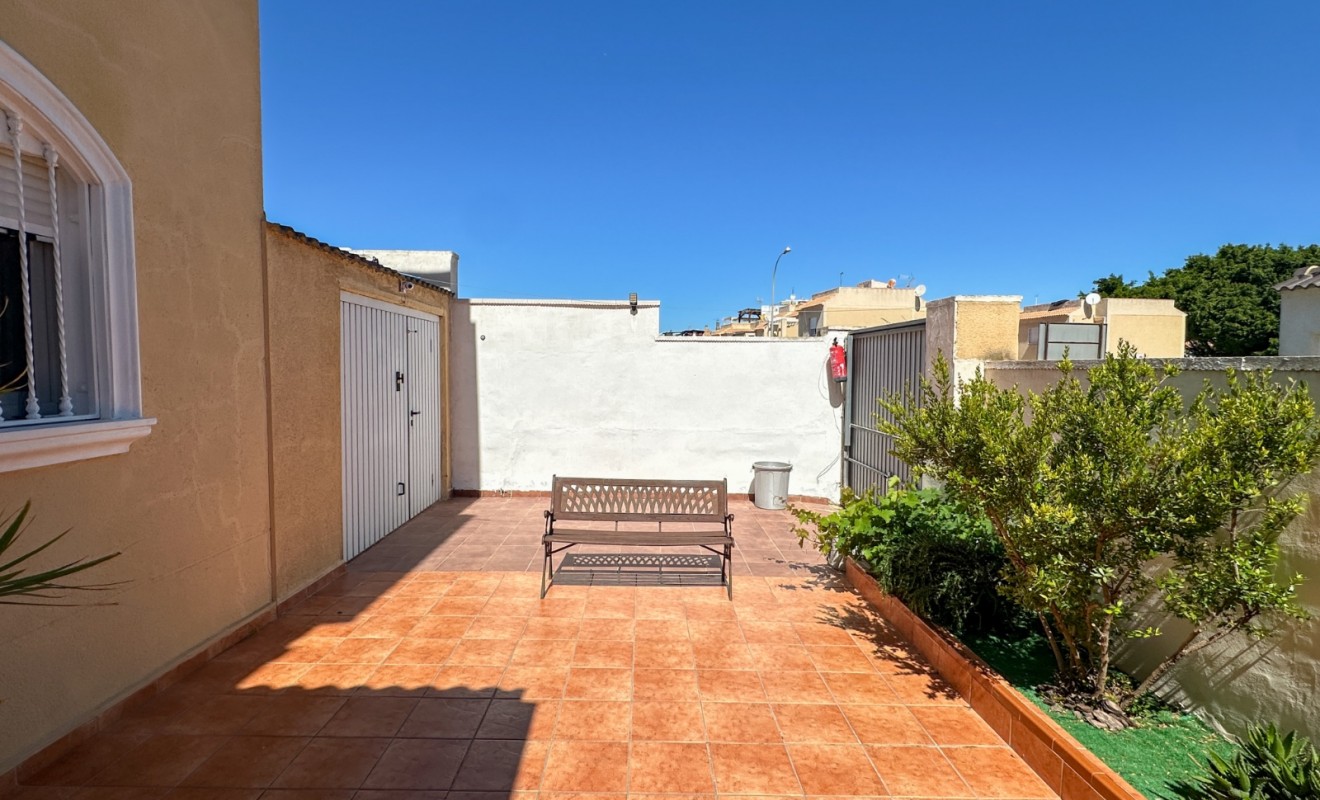 Wederverkoop - Villa - Torrevieja - Nueva Torrevieja - Aguas Nuevas
