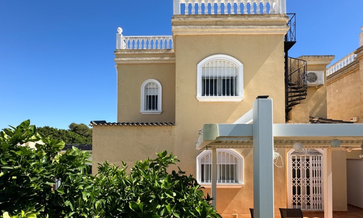 Wederverkoop - Villa - Torrevieja - Nueva Torrevieja - Aguas Nuevas