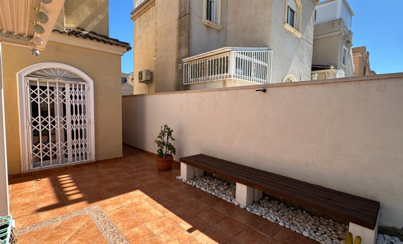 Wederverkoop - Villa - Torrevieja - Nueva Torrevieja - Aguas Nuevas