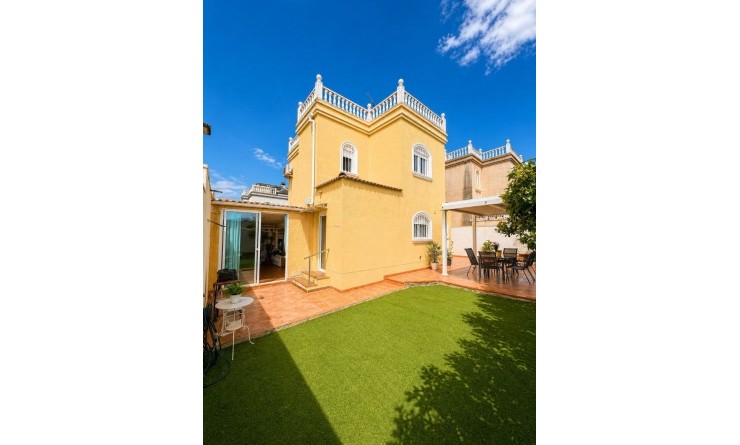 Wederverkoop - Villa - Torrevieja - Nueva Torrevieja - Aguas Nuevas