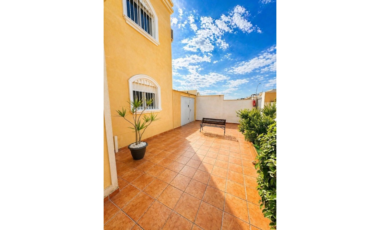 Wederverkoop - Villa - Torrevieja - Nueva Torrevieja - Aguas Nuevas