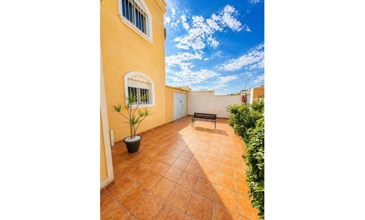 Wederverkoop - Villa - Torrevieja - Nueva Torrevieja - Aguas Nuevas