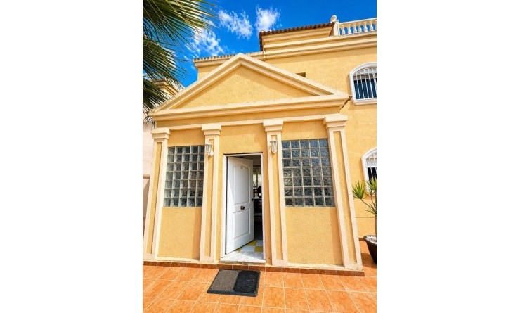 Wederverkoop - Villa - Torrevieja - Nueva Torrevieja - Aguas Nuevas