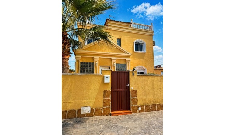 Wederverkoop - Villa - Torrevieja - Nueva Torrevieja - Aguas Nuevas
