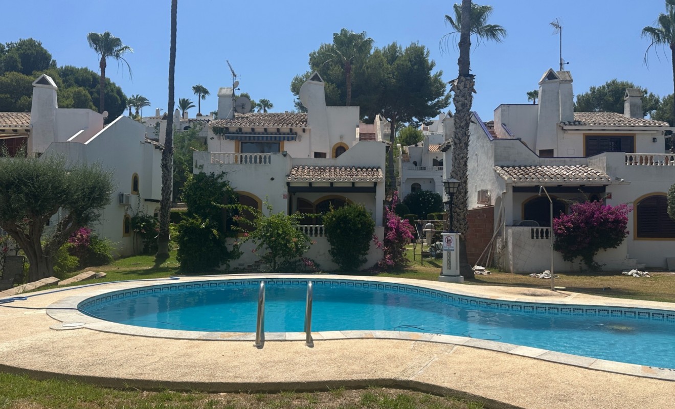 Wederverkoop - Villa - Orihuela Costa - Los Dolses