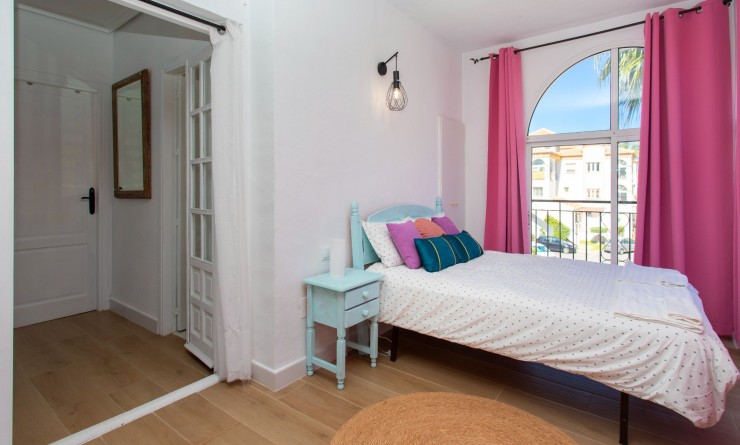 Wederverkoop - Herenhuis - Alicante - Campoamor