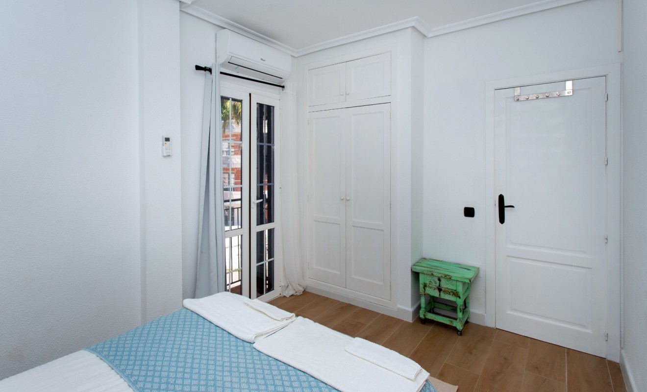 Wederverkoop - Herenhuis - Alicante - Campoamor