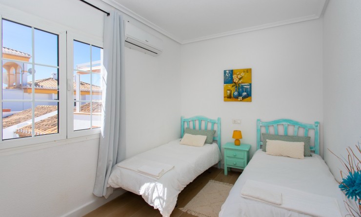 Wederverkoop - Herenhuis - Alicante - Campoamor