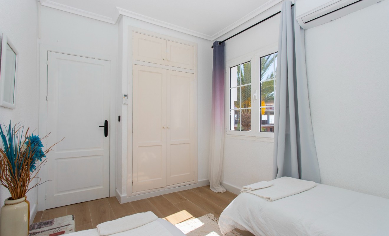 Wederverkoop - Herenhuis - Alicante - Campoamor