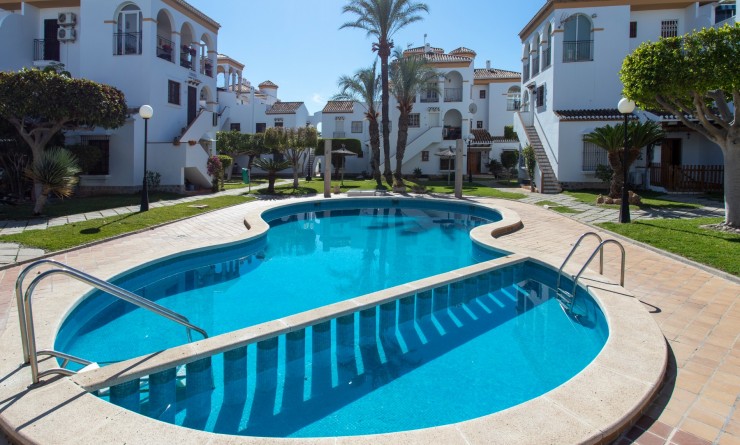 Wederverkoop - Herenhuis - Alicante - Campoamor