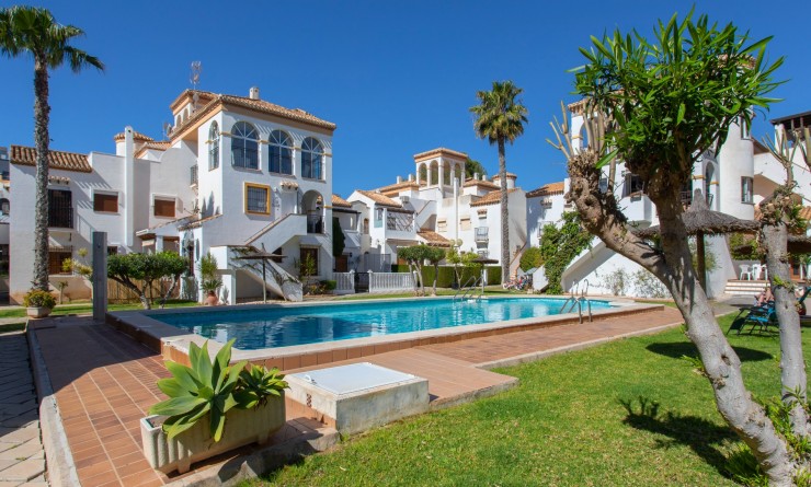 Wederverkoop - Herenhuis - Alicante - Campoamor