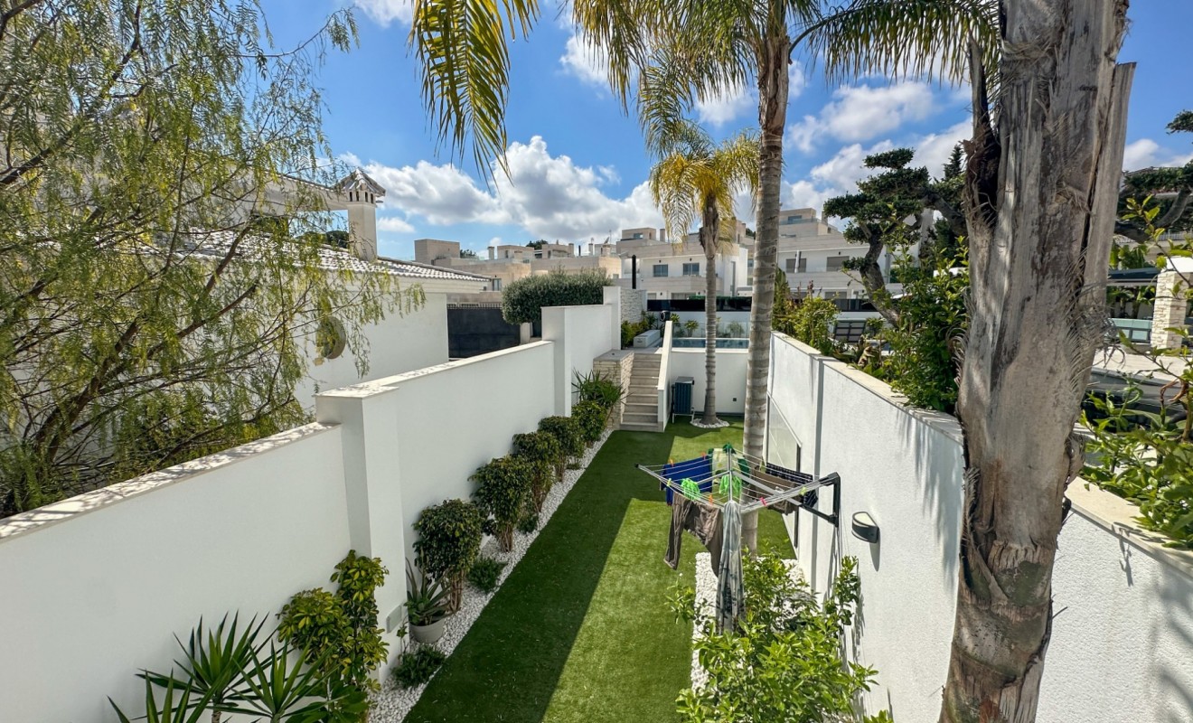 Wederverkoop - Villa - Orihuela Costa - Villamartín