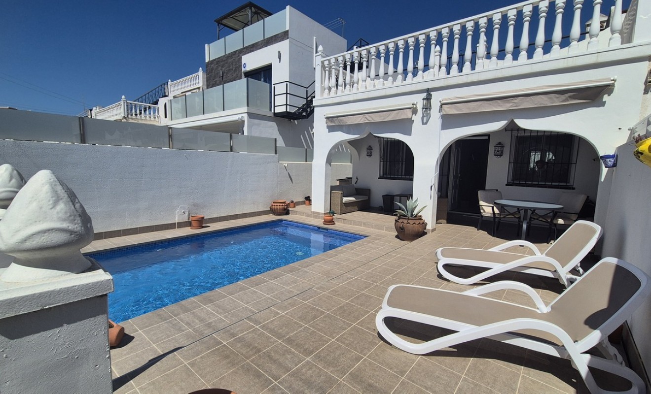 Wederverkoop - Semi Detached - Villamartín - Costa Blanca