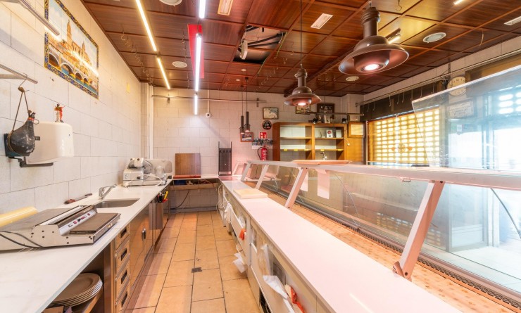 Wederverkoop - Commercial Unit - Torrevieja - Paseo maritimo
