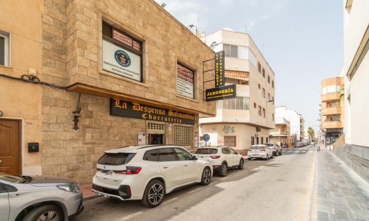 Wederverkoop - Commercial Unit - Torrevieja - Paseo maritimo