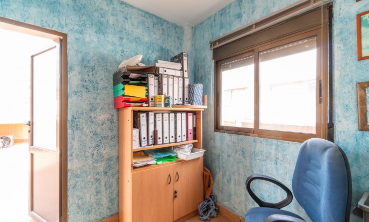 Wederverkoop - Commercial Unit - Torrevieja - Paseo maritimo